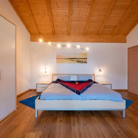 Schusterhof Apartment *